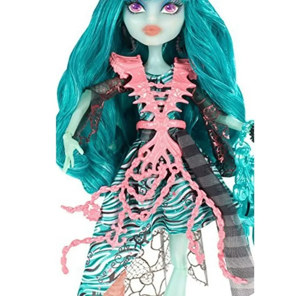 NWT Monster High‎ Haunted Vandala Doubloons Doll 2014 Collectible NRFB - Picture 6 of 16